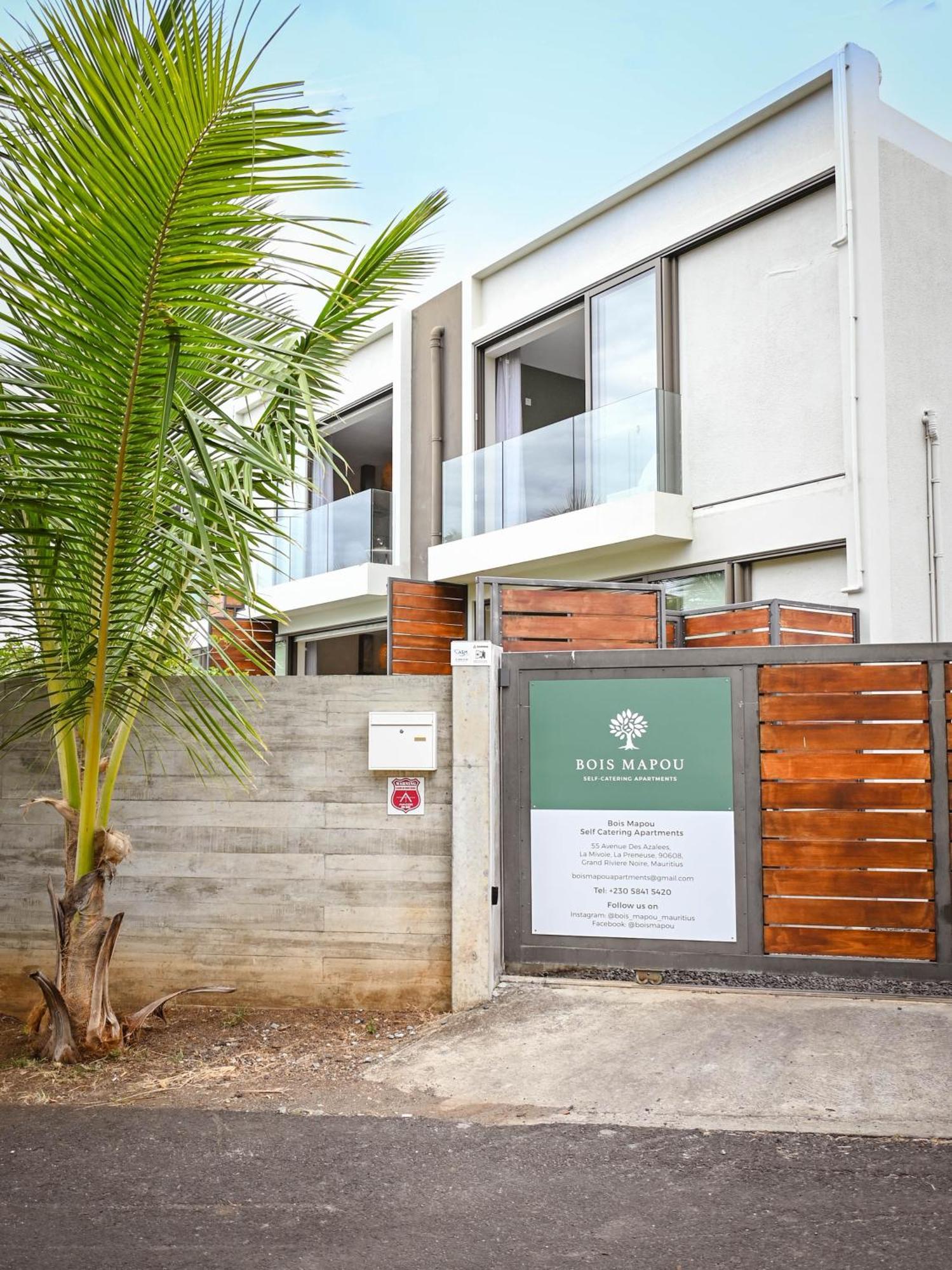 Bois Mapou Self Catering Apartments Unit 101 Rivière Noire Exteriör bild